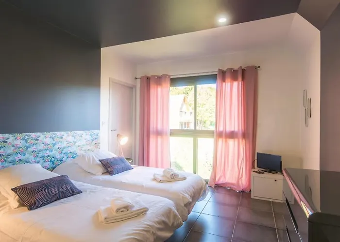 Sunshine Avec Jacuzzi Privatif * سارلا لا كانيدا